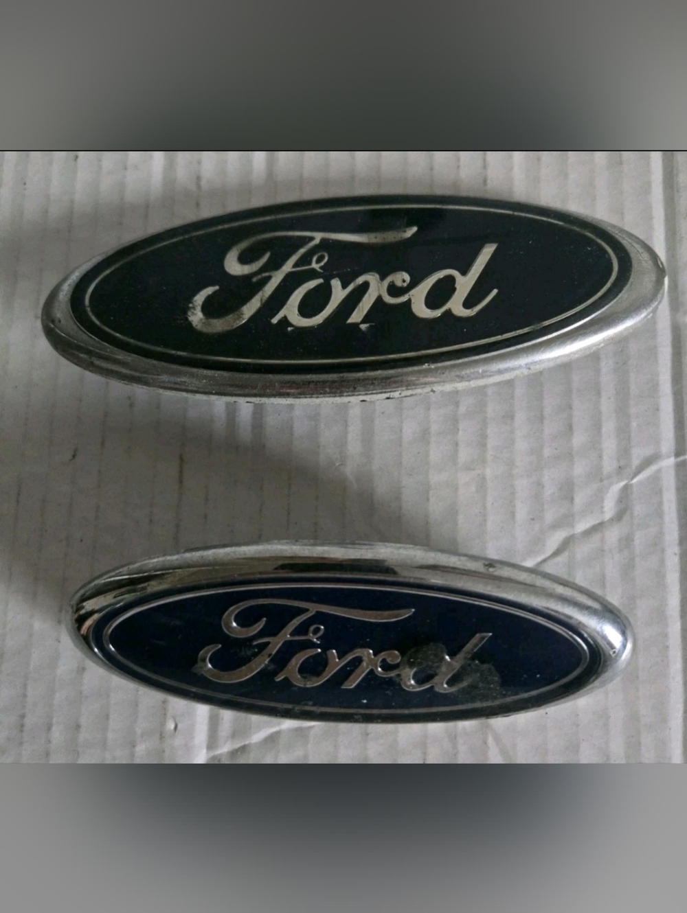 Set Of 2 Original Ford Badge Emblems (F75B-15402A16-A/587B-8c020-BA)
